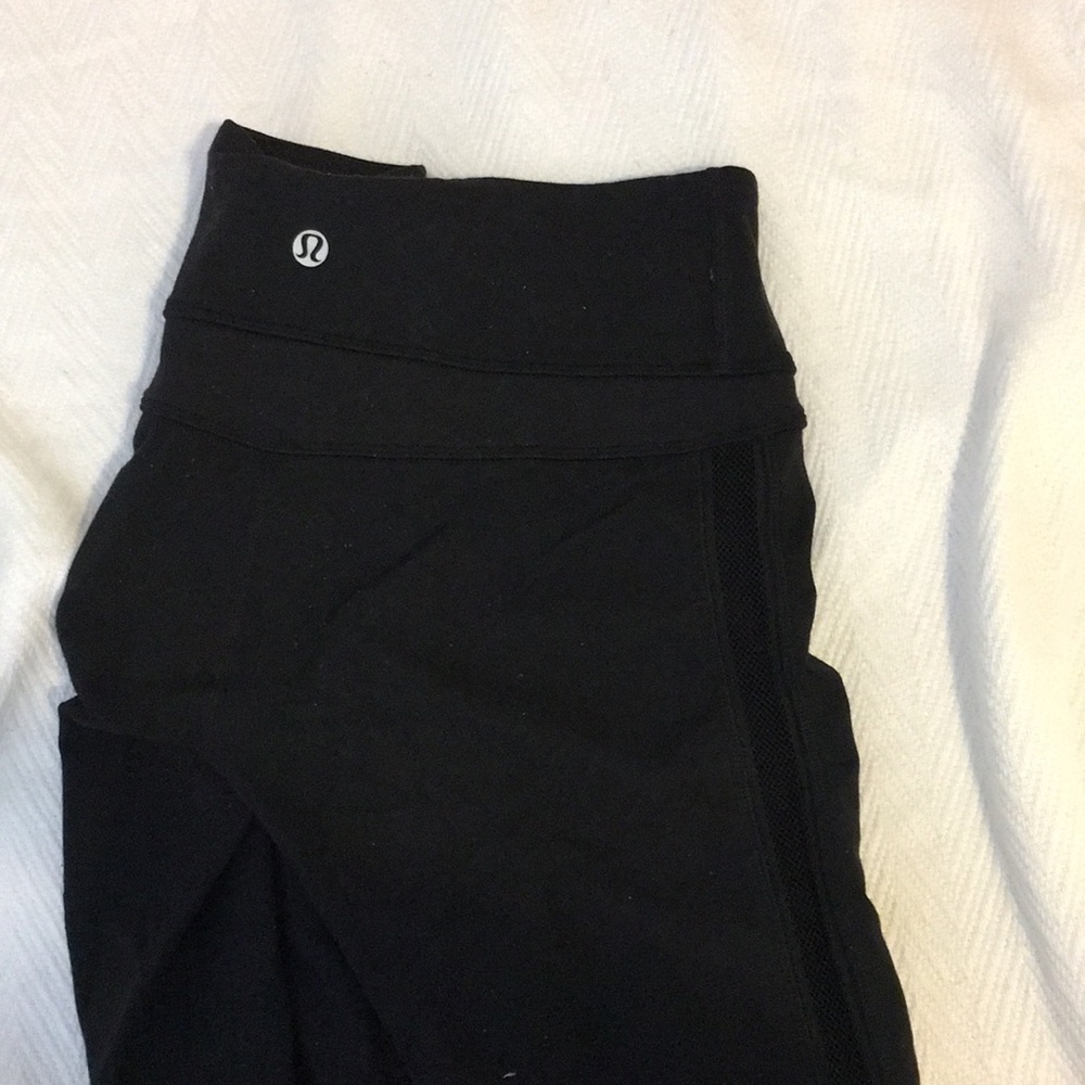 Black mesh Down side Lululemon leggings